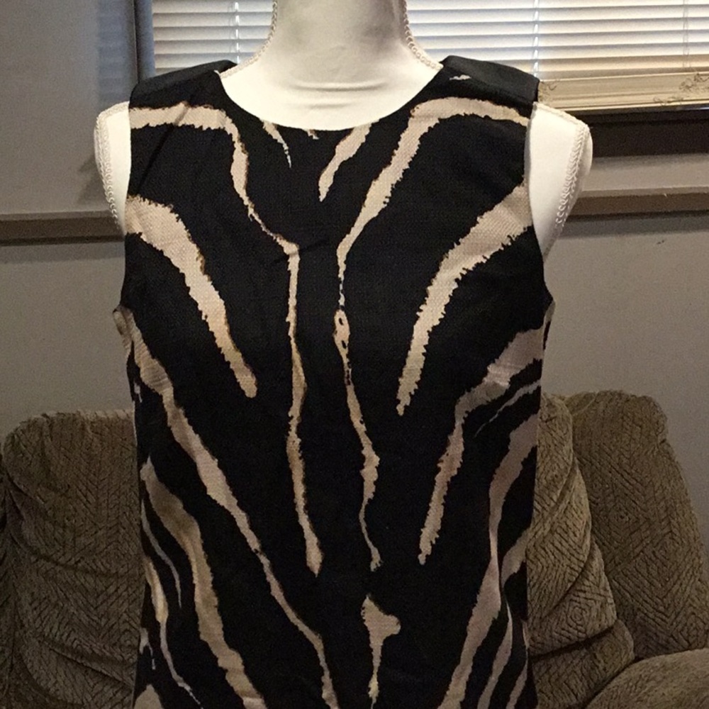 Loft Dress - Picture 2 of 8